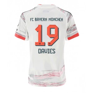 Fotbalové Dres Bayern Munich Alphonso Davies #19 Dámské Venkovní Oblečení 2025-26 Krátký Rukáv